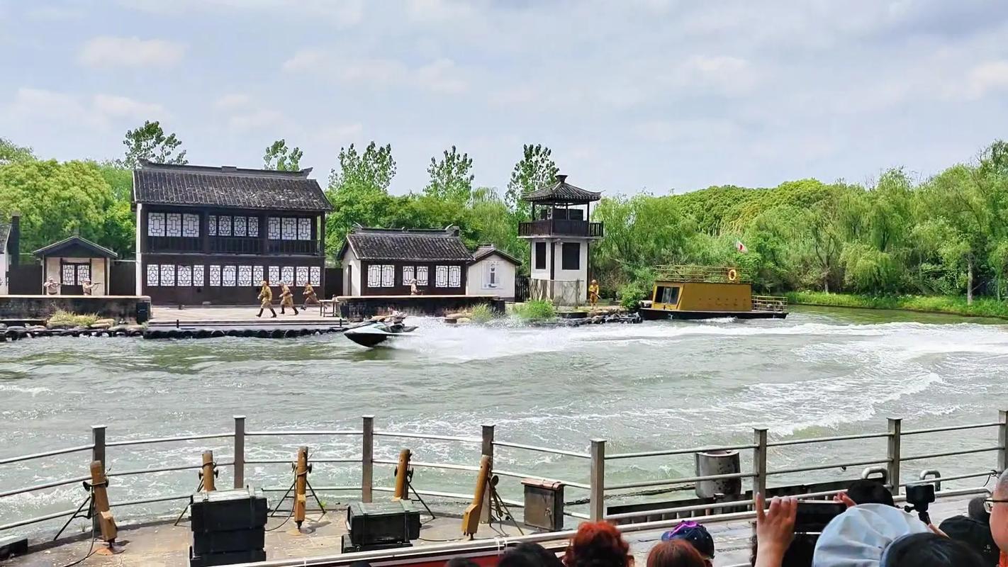 沙家浜紅色旅游景區(qū),春來茶館阿慶嫂和新四